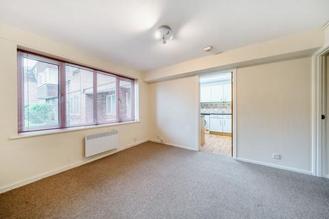 1 bedroom ground floor flat for sale