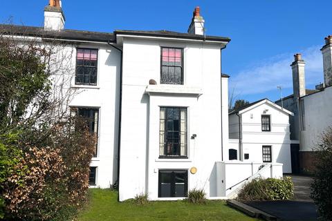 The Gallery, Bury Road, Gosport, PO12 9 bed semi