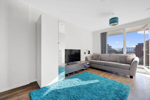 Pioneer Court, Canning Town, London, E16 2 bed flat for sale