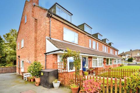 Moseley Wood Drive, Cookridge, Leeds 2 bed apartment for sale