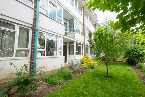 Buckingham Lodge, Seven Dials, Brighton 2 bed flat for sale