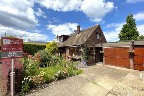 3 bedroom semi-detached bungalow for sale