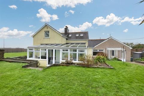 Hundleton, Pembroke 6 bed detached bungalow for sale