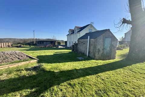 Hundleton, Pembroke 6 bed detached bungalow for sale