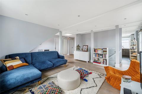 Kings Avenue, London, W5 3 bed apartment for sale