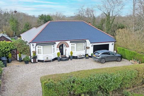 Packhorse Lane, Nr Wythall, B38 0DN 3 bed detached bungalow for sale
