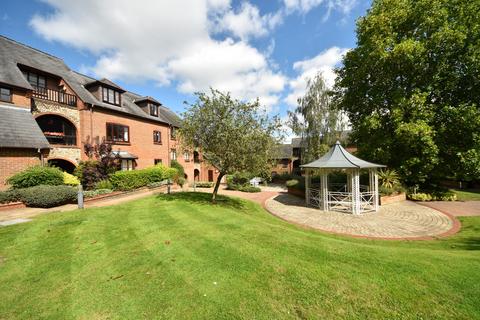 Kingsmead Road, High Wycombe, HP11 1 bed apartment for sale