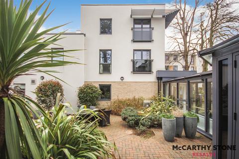 35 Wilton Court, Southbank Road... 1 bed flat for sale