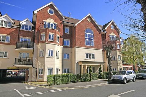 Rosemount Point, West Byfleet KT14 2 bed flat for sale