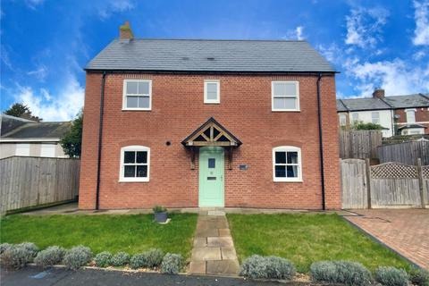 2 bedroom detached house for sale