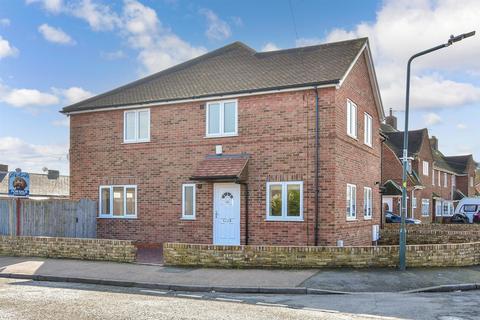 Grayne Avenue, Isle Of Grain... 3 bed semi