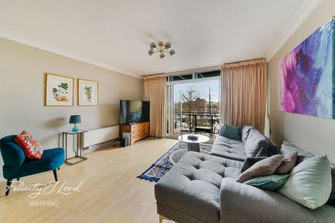 Star Place, LONDON 2 bed flat for sale