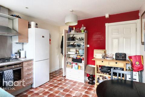 St Marys Close, Bristol 2 bed coach house for sale