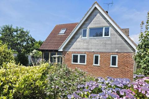 Short Road, Hill Head, PO14 3 bed semi