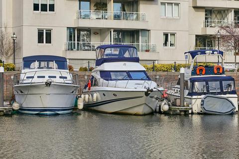 Chelsea Harbour, Chelsea, SW10 2 bed houseboat for sale