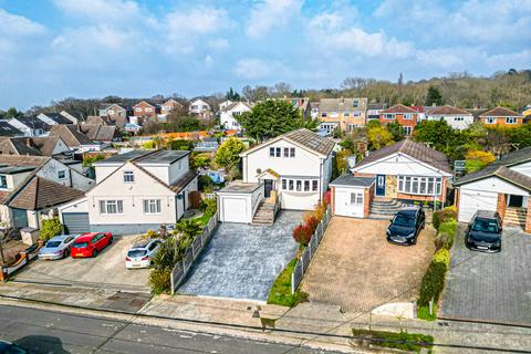 Clarence Road, Benfleet, SS7 5 bed detached house for sale