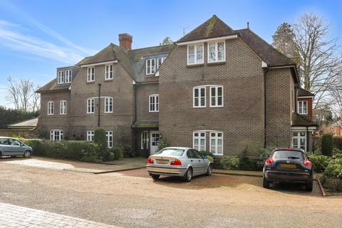 Compton Road, Lindfield, RH16 2 bed flat for sale