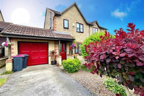 De Sutton Place, Harthill, Sheffield... 3 bed semi