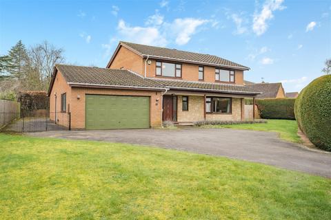 St. Albans Close, Oakham, Rutland 4 bed detached house for sale