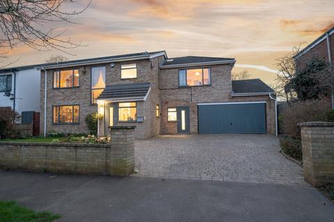 5 bedroom detached house for sale