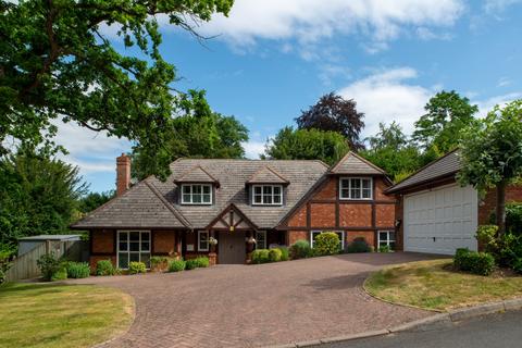 6 bedroom detached house for sale