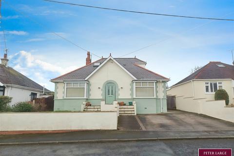 5 bedroom detached bungalow for sale