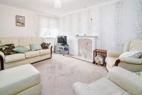 Darkes Lane, Potters Bar EN6 2 bed flat for sale