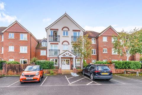 22 Massetts Road, Horley RH6 1 bed flat for sale