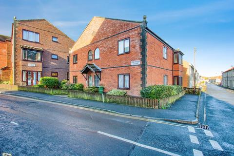 Orchard Court, Street BA16 2 bed apartment for sale