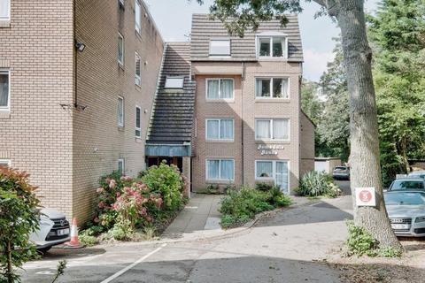 30a Wimborne Road, Bournemouth BH2 1 bed flat for sale