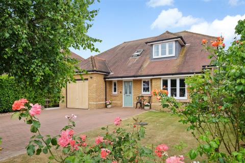 4 bedroom detached bungalow for sale