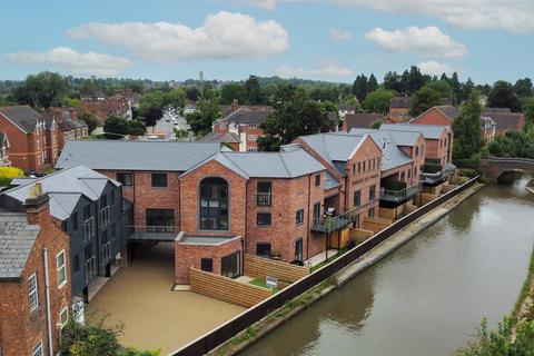 9 Emscote Old Wharf, Warwick 3 bed terraced house for sale