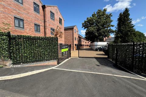 Emscote Old Wharf, Warwick 3 bed duplex for sale