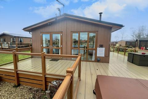Misty Bay, Tattershall Lakes LN4 3 bed park home for sale