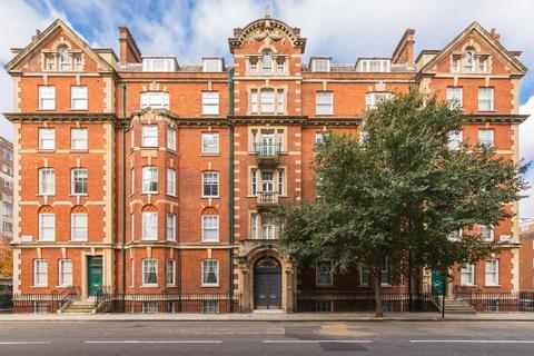 4 bedroom flat for sale