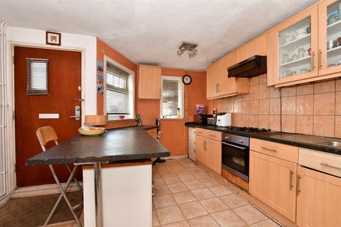 2 bedroom maisonette for sale