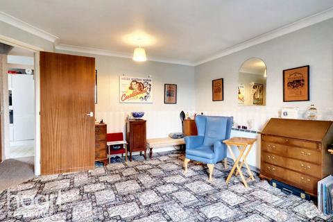 The Lawns, Stevenage 2 bed maisonette for sale