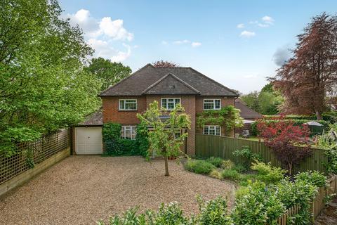 Chapel Lane, Woking GU24 4 bed detached house for sale