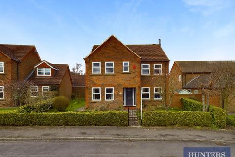 Queen Elizabeth Drive, Scalby... 4 bed detached house for sale