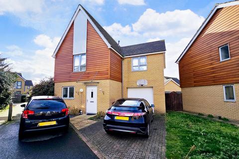 Westgate, St. Marys Island ME4 3 bed detached house for sale