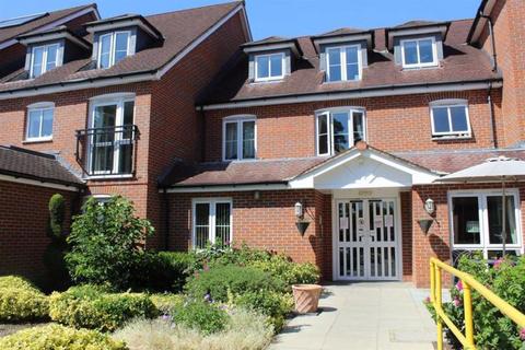 Oyster Lane, Byfleet KT14 1 bed flat for sale