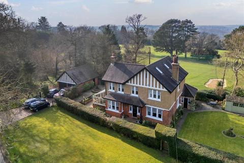 How Lane, Chipstead 5 bed detached house for sale