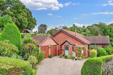 Dough Bank, Droitwich Spa WR9 3 bed bungalow for sale