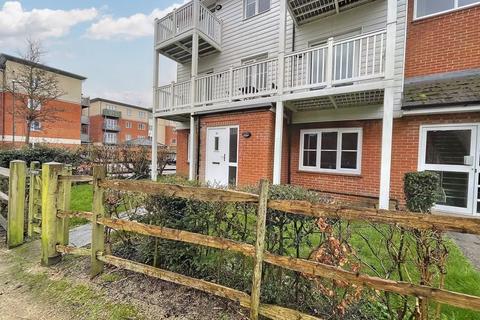 Chequers Avenue, High Wycombe HP11 2 bed apartment for sale