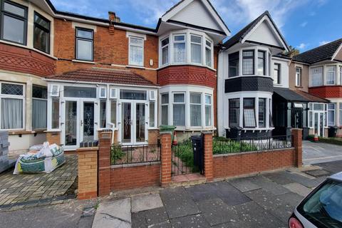 Lynford Gardens, Seven Kings 3 bed terraced house for sale