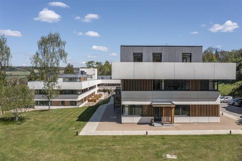 Hopewood Park, Deepdene Avenue, Dorking 2 bed flat for sale
