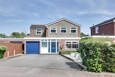 4 bedroom link detached house for sale