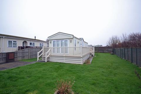 3 Broadway, Selsey, West Sussex, PO20... 2 bed mobile home for sale