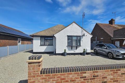Willow Tree Close, Herne Bay, CT6 6PA 3 bed detached bungalow for sale