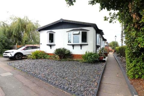Pepperstock, Luton LU1 2 bed park home for sale